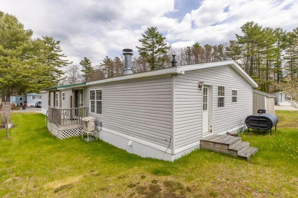 61 Larry Lane Brunswick ME 04011
