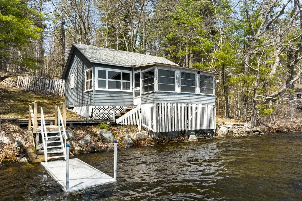 38 Beach Lane Damariscotta ME 04543