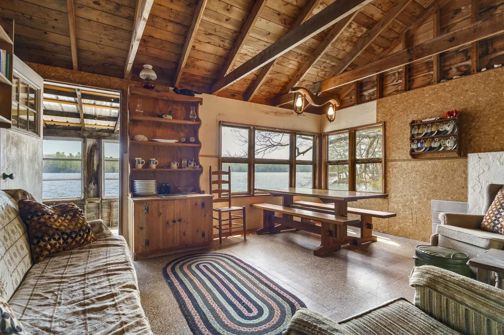 38 Beach Lane Damariscotta ME 04543