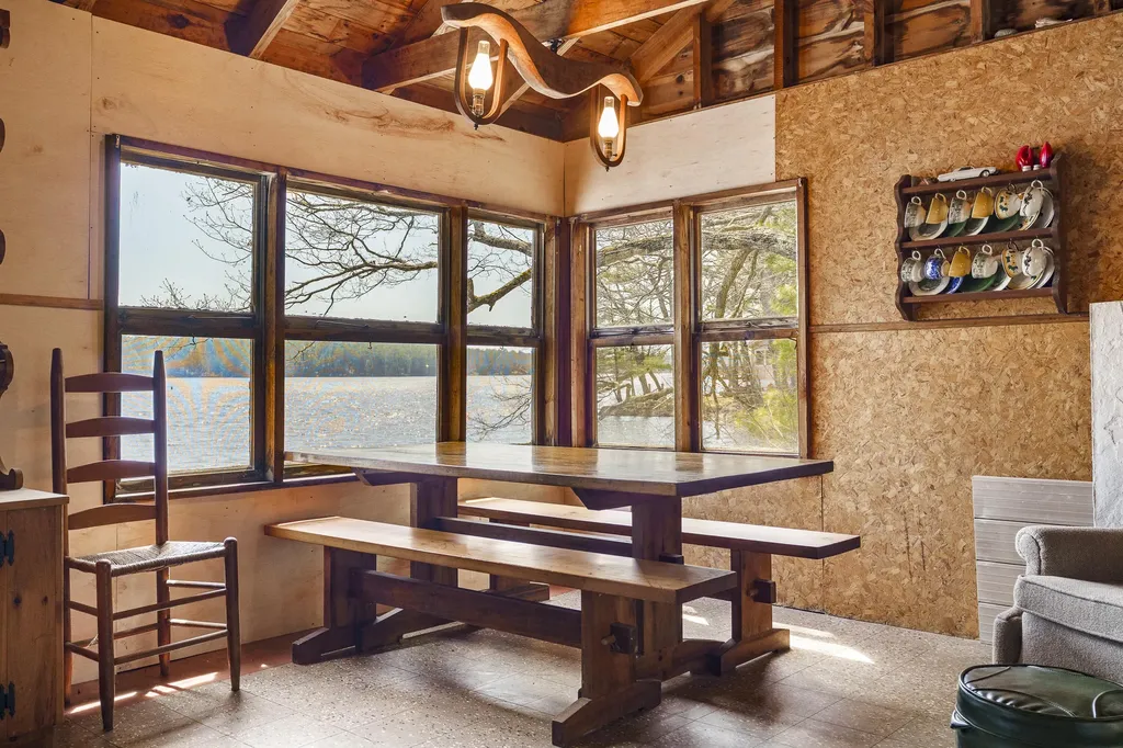 38 Beach Lane Damariscotta ME 04543