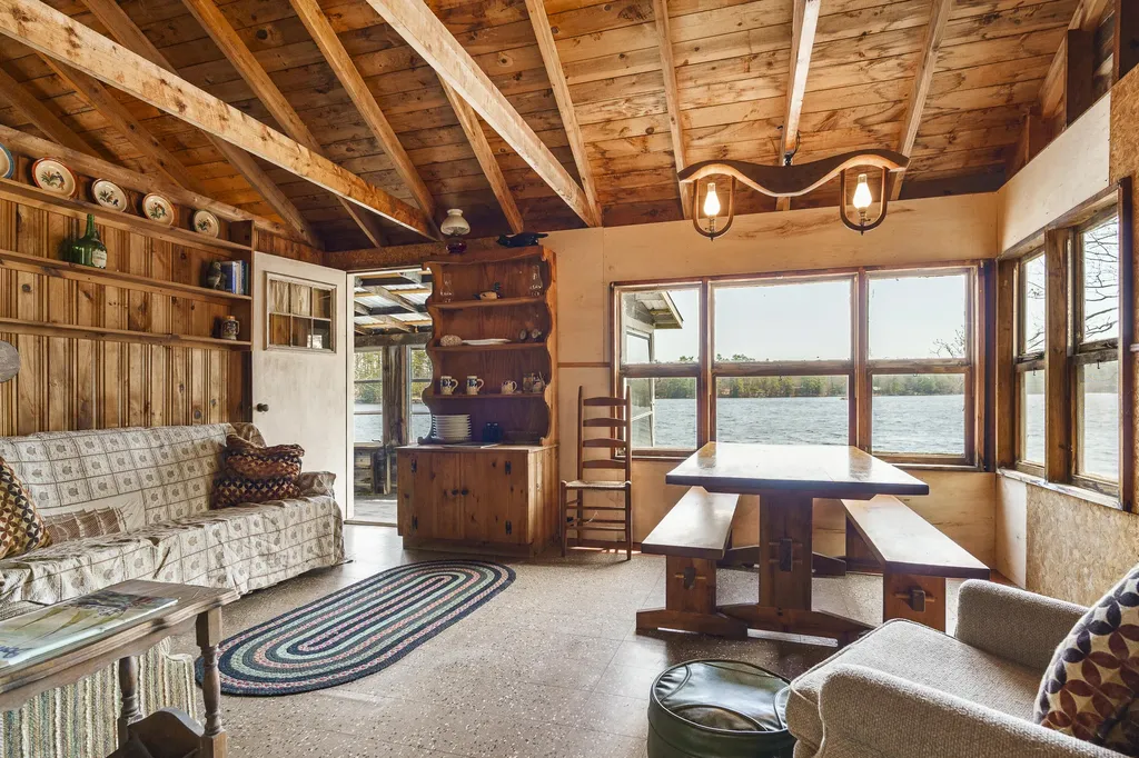 38 Beach Lane Damariscotta ME 04543