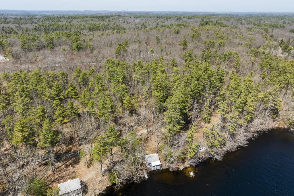 38 Beach Lane Damariscotta ME 04543
