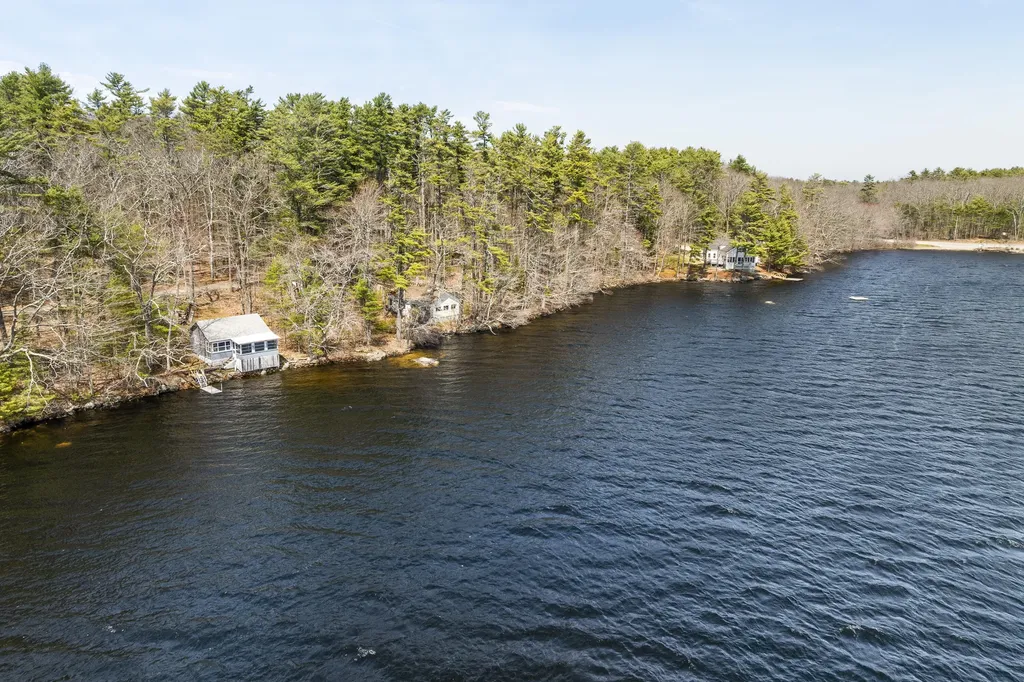 38 Beach Lane Damariscotta ME 04543