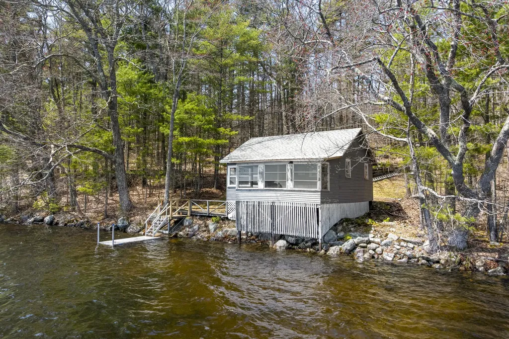 38 Beach Lane Damariscotta ME 04543