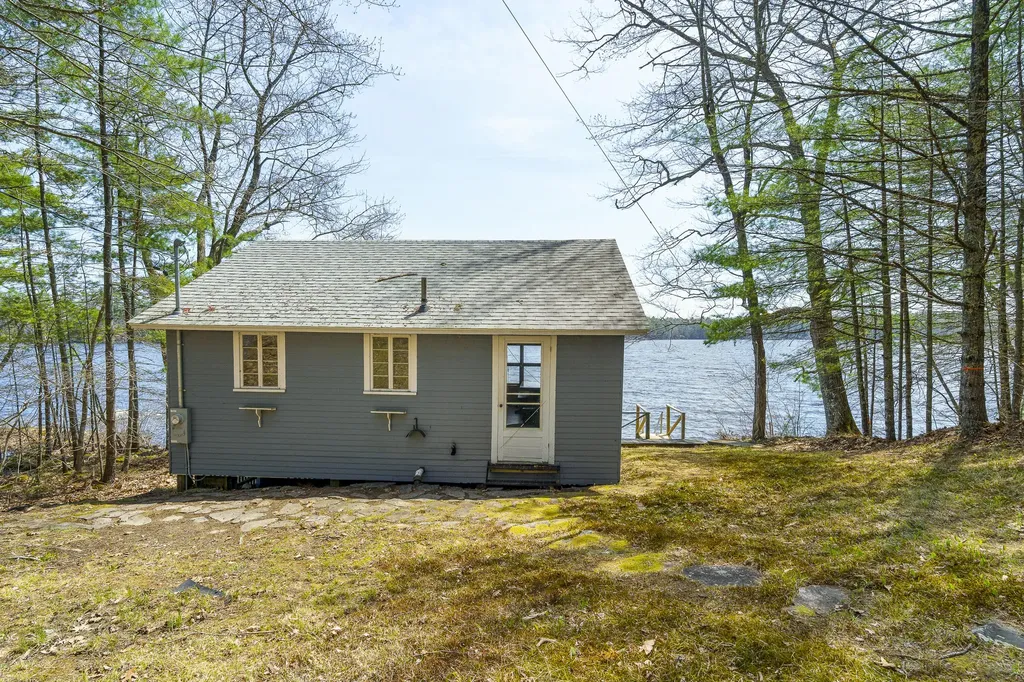 38 Beach Lane Damariscotta ME 04543