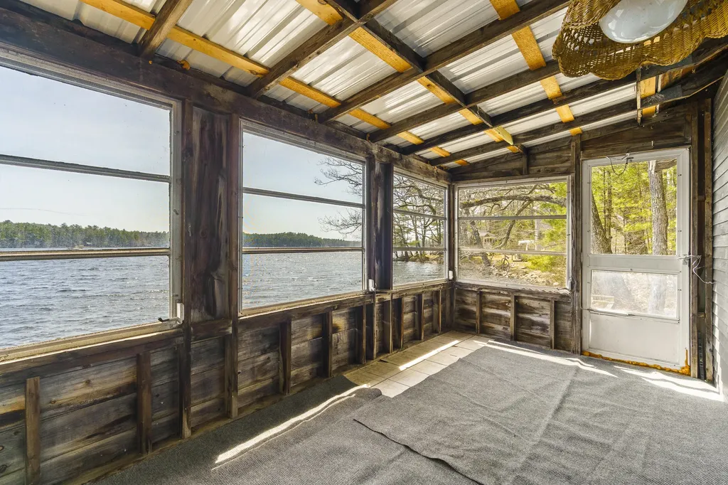 38 Beach Lane Damariscotta ME 04543
