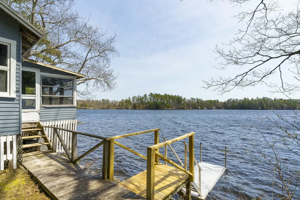 38 Beach Lane Damariscotta ME 04543