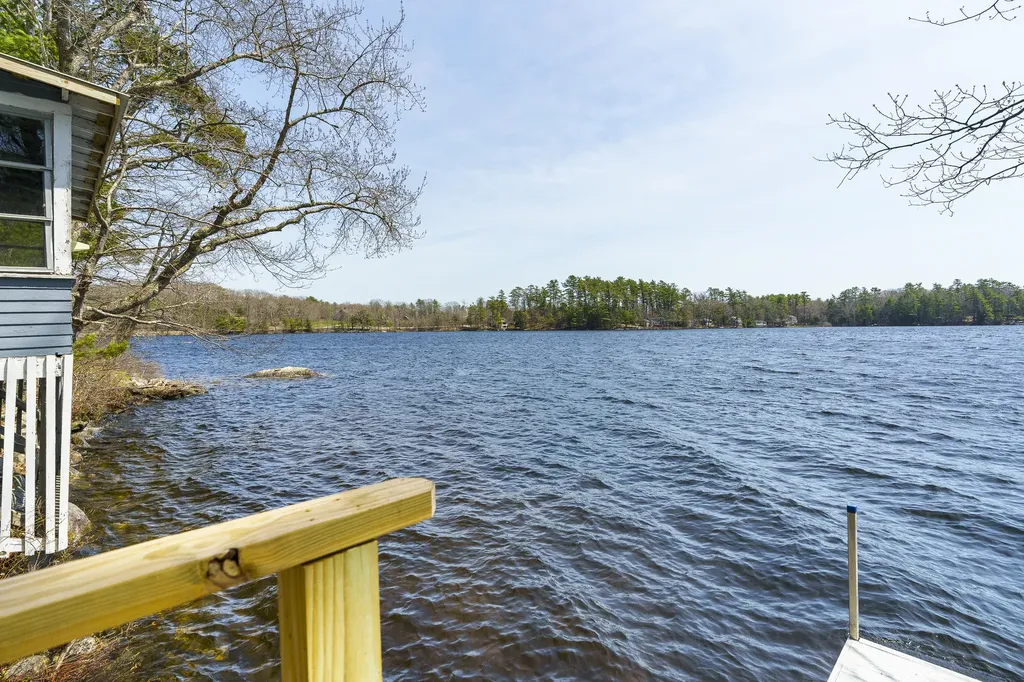 38 Beach Lane Damariscotta ME 04543
