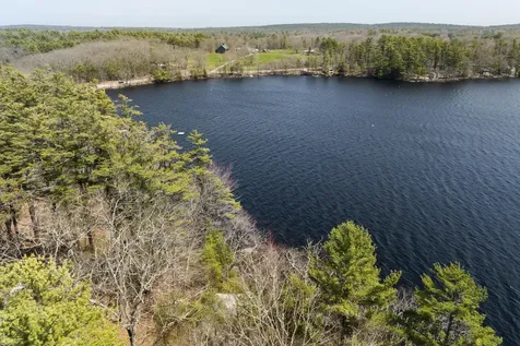 38 Beach Lane Damariscotta ME 04543