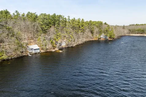 38 Beach Lane Damariscotta ME 04543