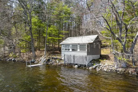 38 Beach Lane Damariscotta ME 04543
