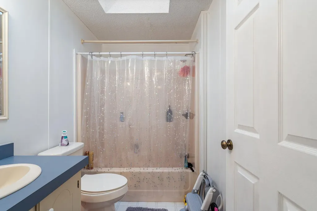 19 Winn Street Lewiston ME 04240