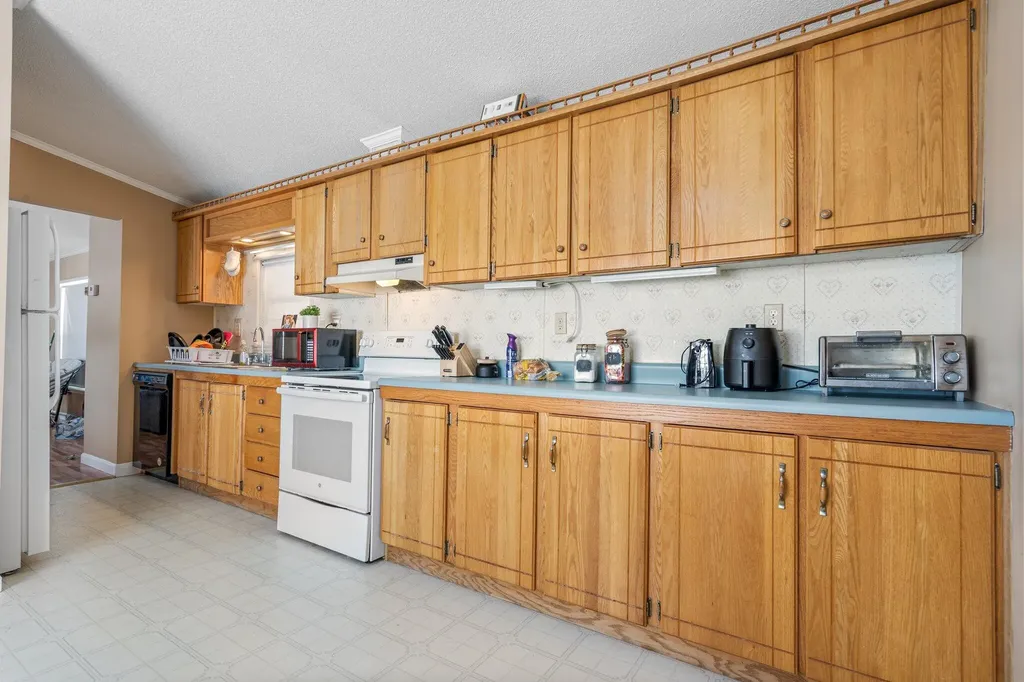 19 Winn Street Lewiston ME 04240