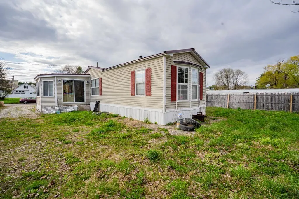 19 Winn Street Lewiston ME 04240