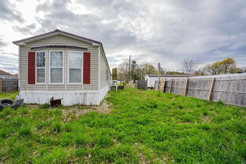 19 Winn Street Lewiston ME 04240