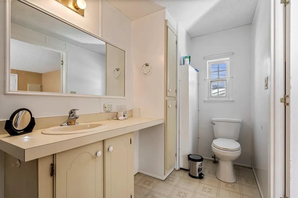 19 Winn Street Lewiston ME 04240