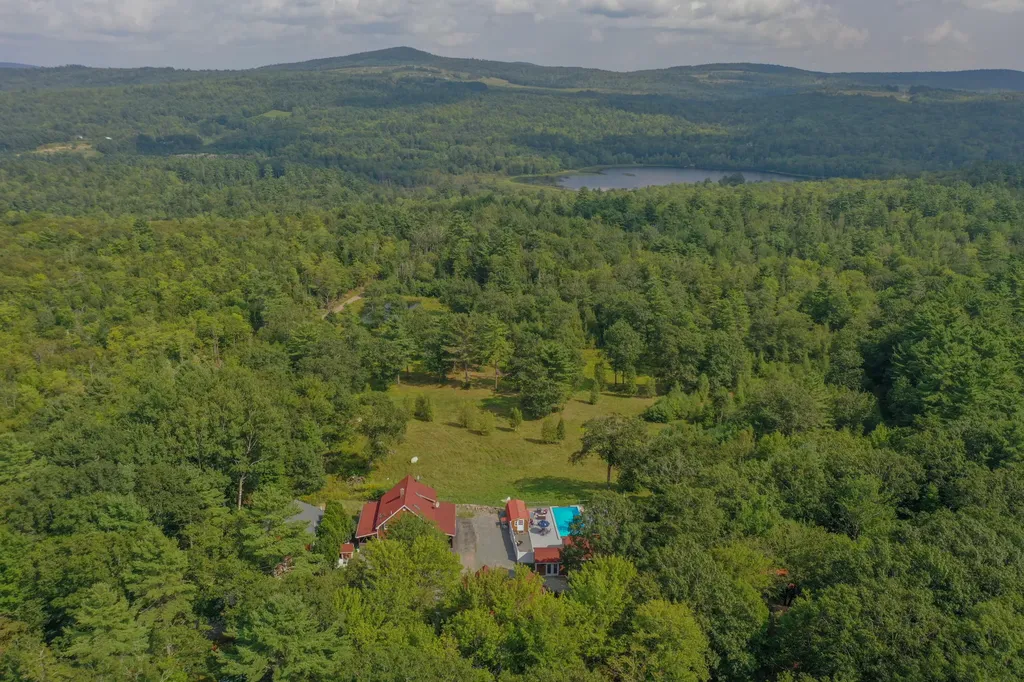 14 Gifford Lane Bucksport ME 04416
