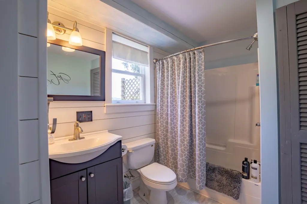 14 Gifford Lane Bucksport ME 04416