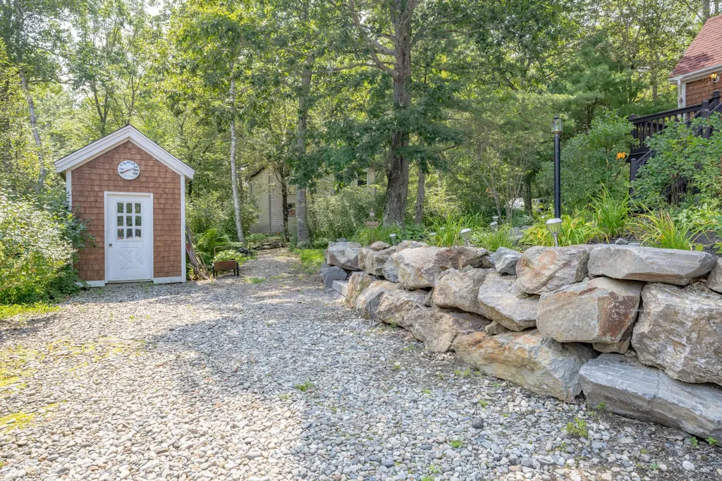 14 Gifford Lane Bucksport ME 04416