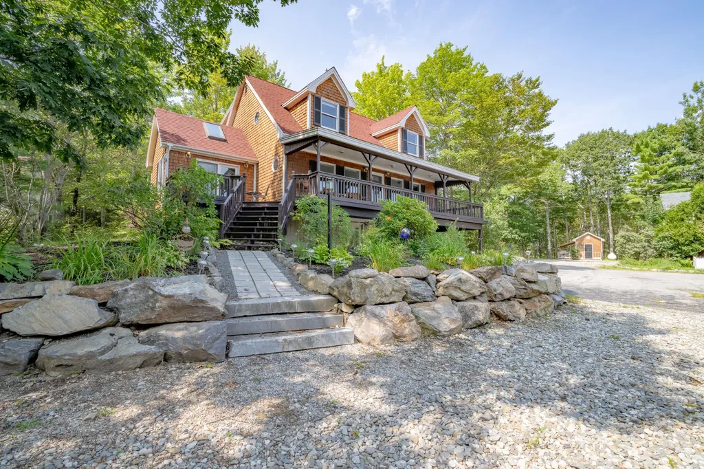 14 Gifford Lane Bucksport ME 04416
