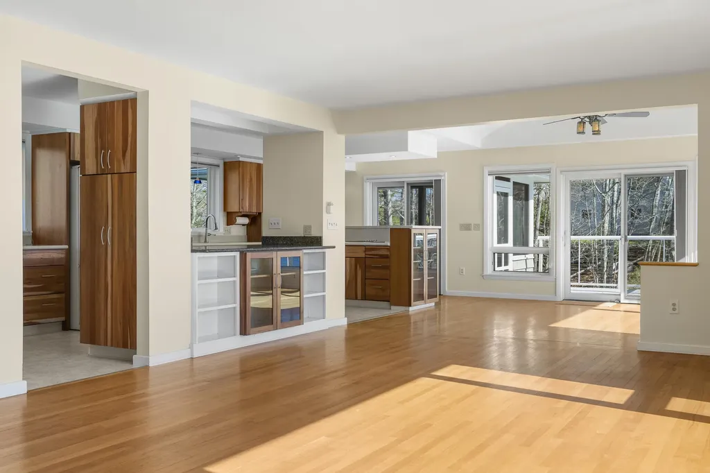 23 Indian Hill Road Boothbay ME 04537
