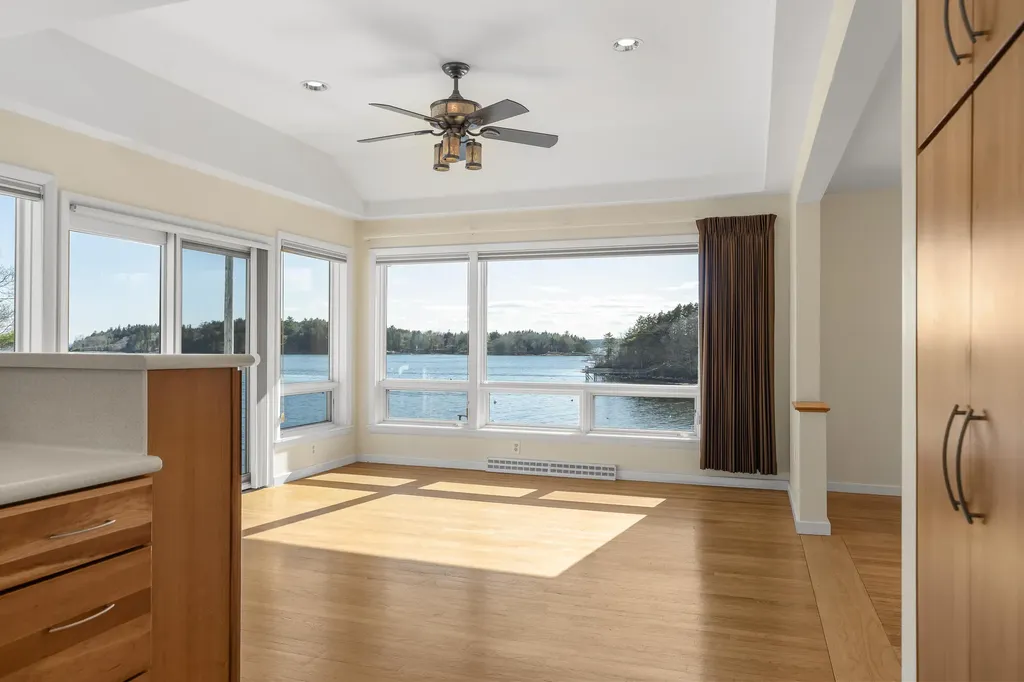 23 Indian Hill Road Boothbay ME 04537