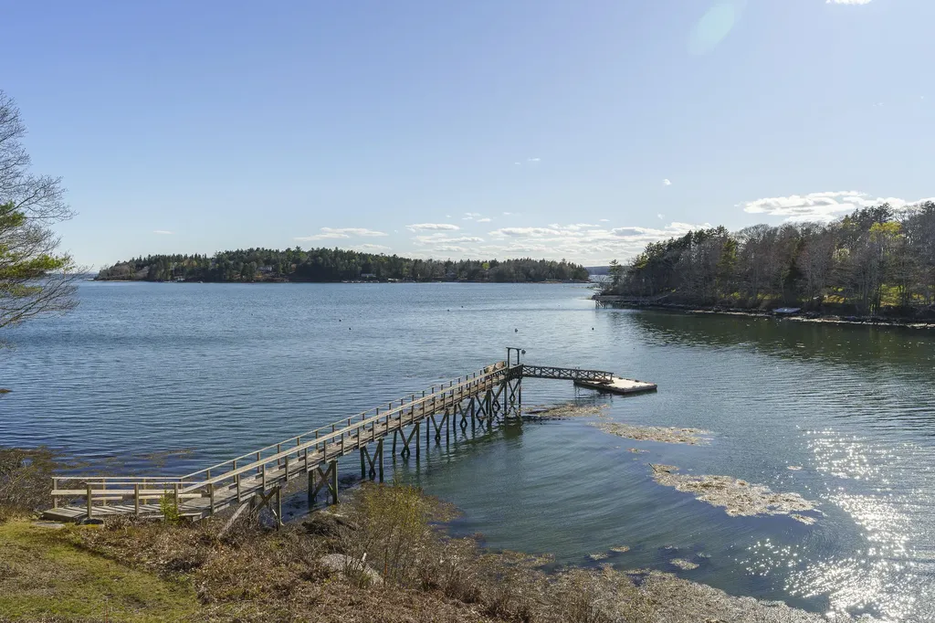 23 Indian Hill Road Boothbay ME 04537