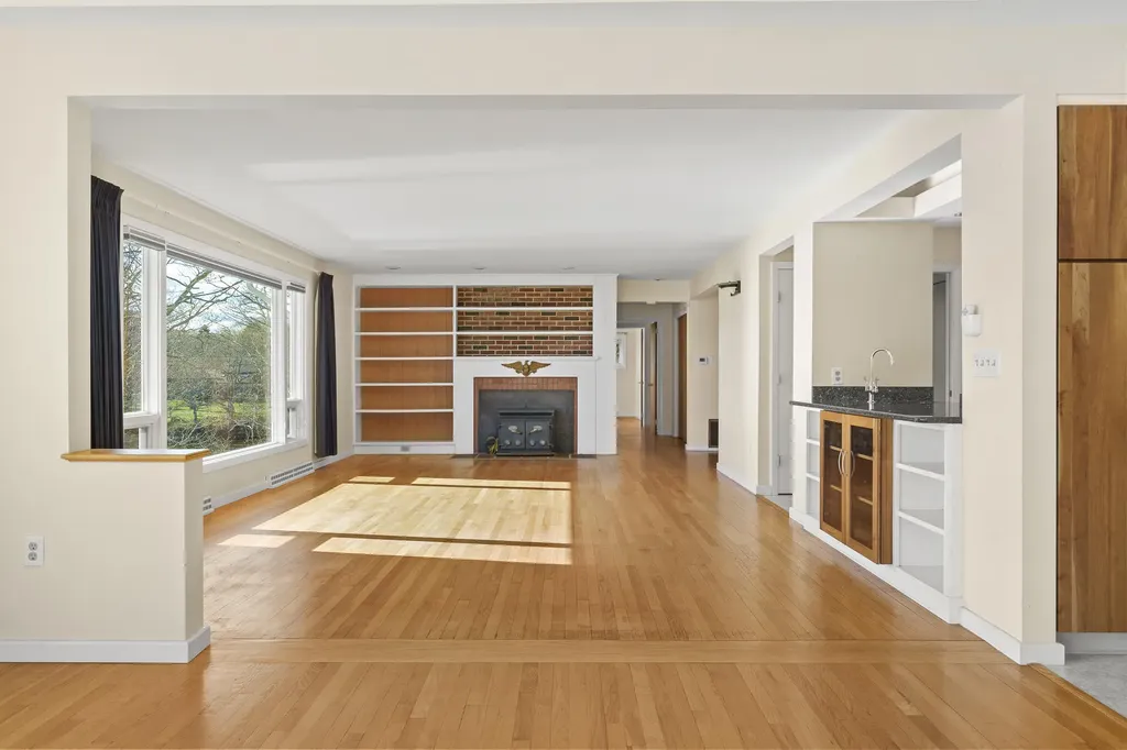 23 Indian Hill Road Boothbay ME 04537