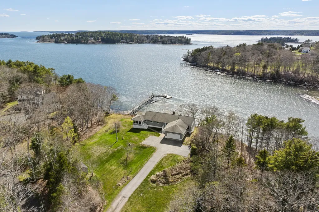 23 Indian Hill Road Boothbay ME 04537