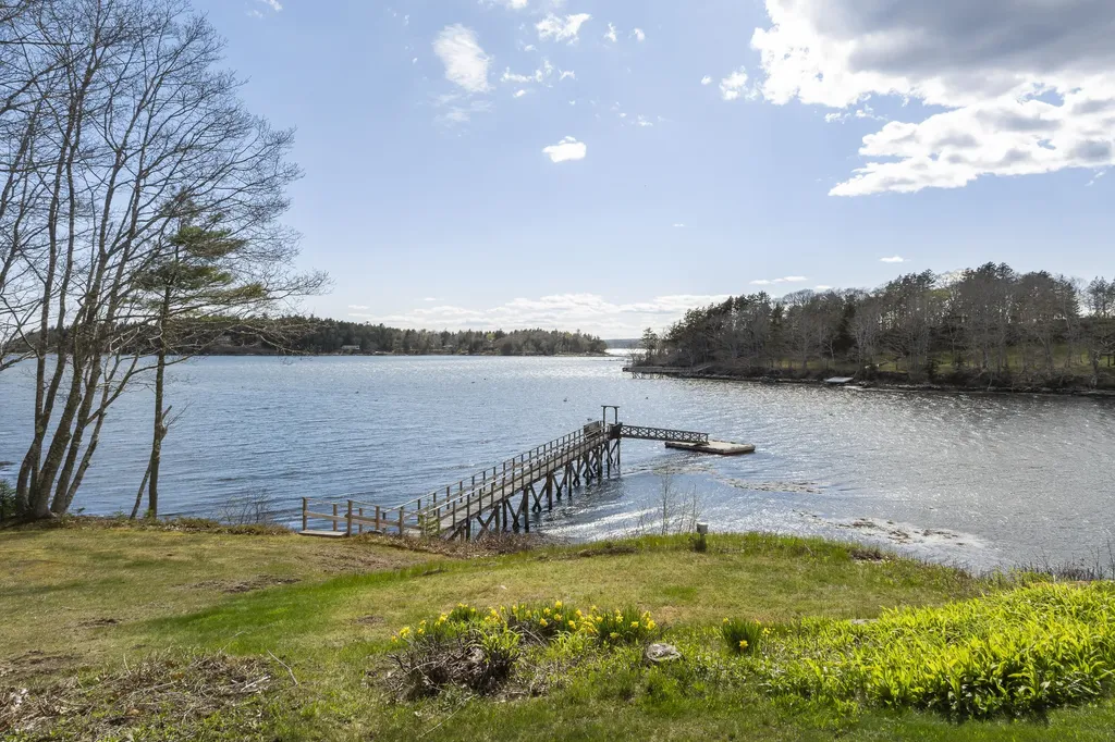 23 Indian Hill Road Boothbay ME 04537
