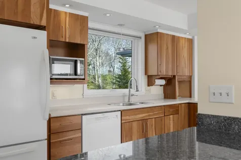 23 Indian Hill Road Boothbay ME 04537