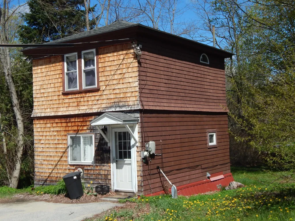 23 Crescent Street Norway ME 04268