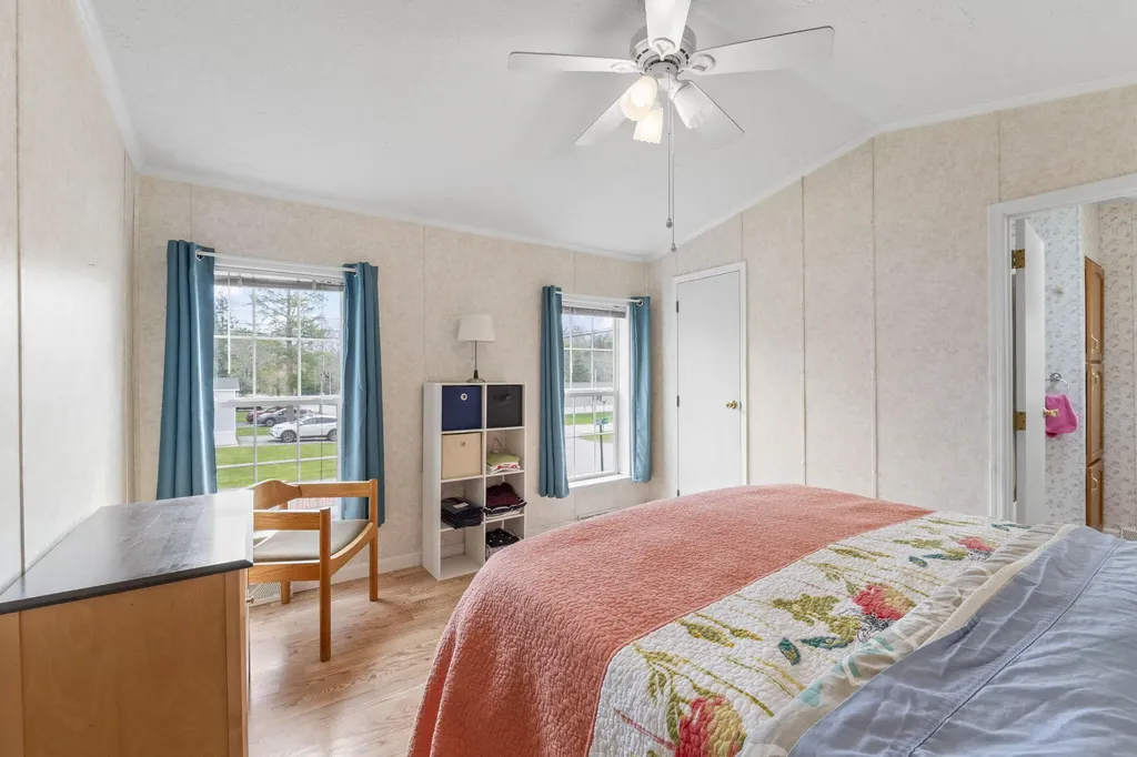 20 Marc Avenue Topsham ME 04086