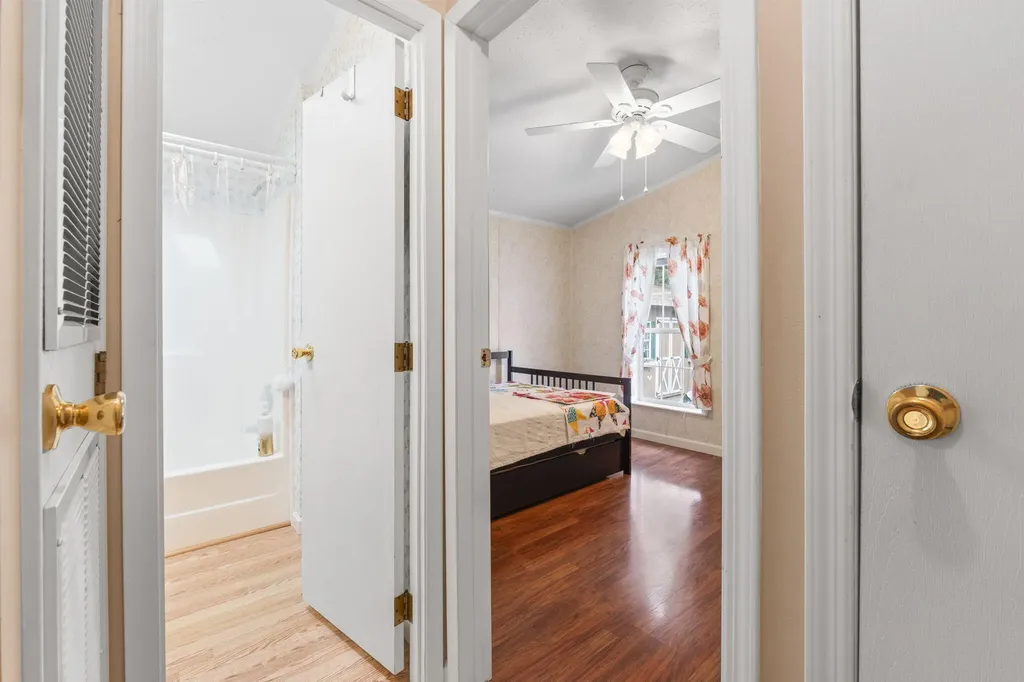 20 Marc Avenue Topsham ME 04086