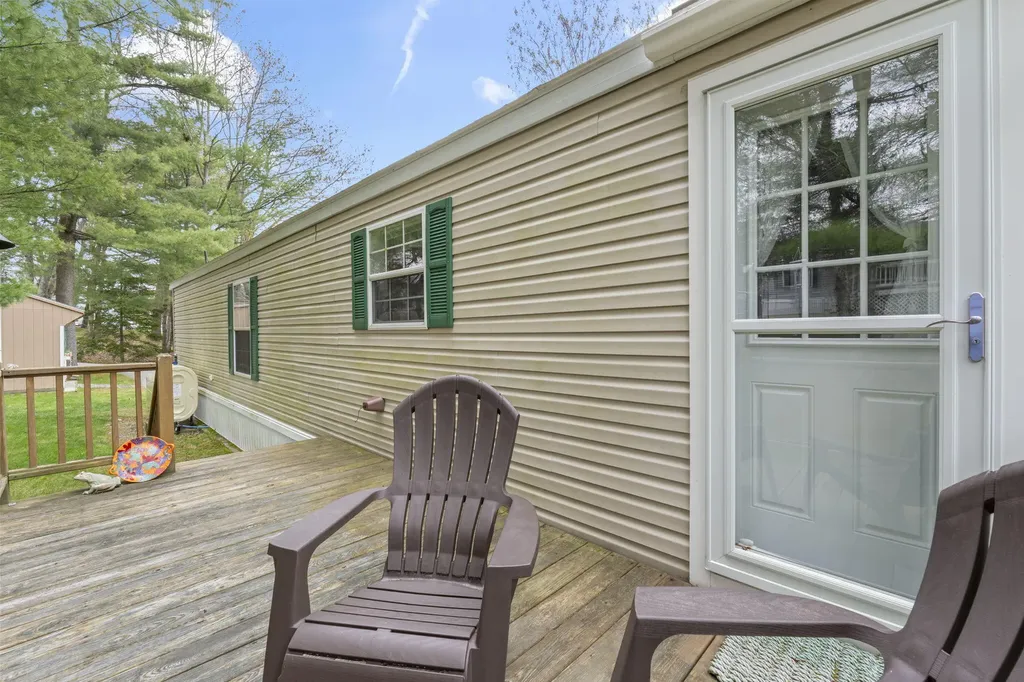 20 Marc Avenue Topsham ME 04086