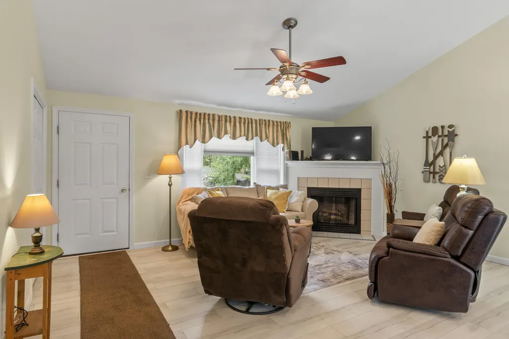 1667 Evergreen Way Casco ME 04015