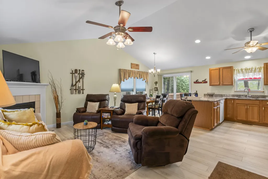 1667 Evergreen Way Casco ME 04015