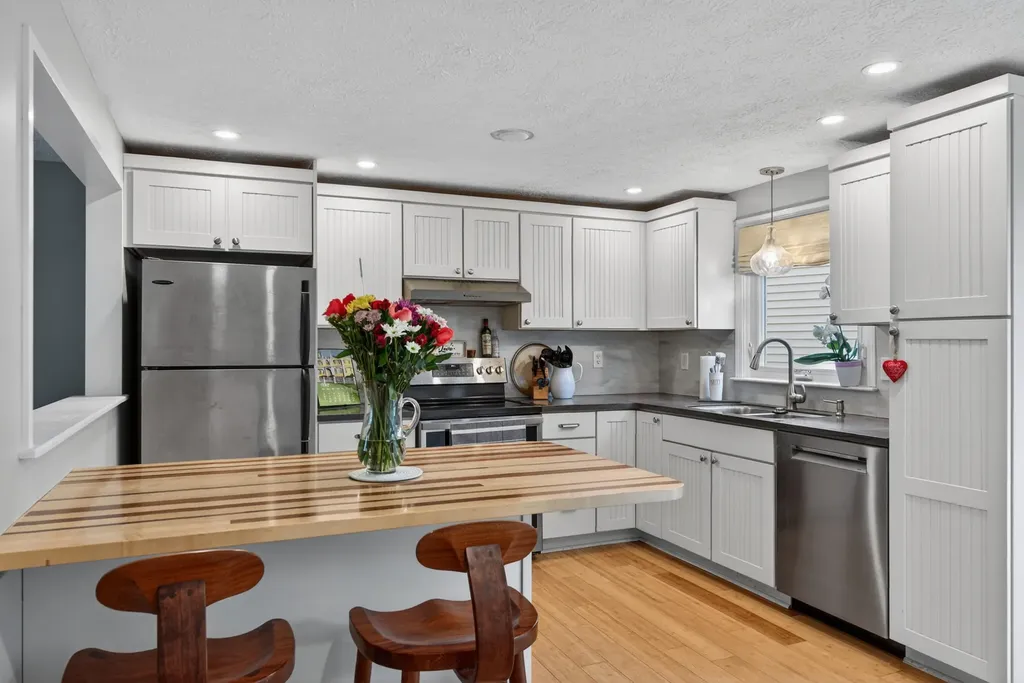 12 Powder Mill Drive Kennebunk ME 04043