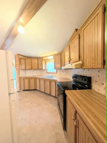 563 King Street Oxford ME 04270