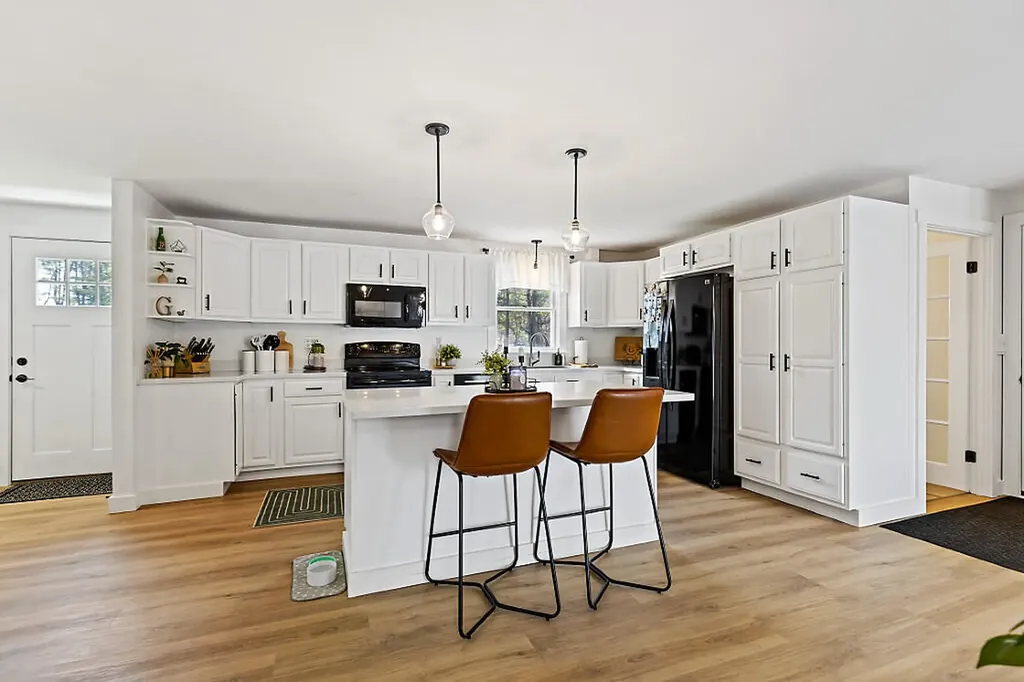 816 Riverside Drive Augusta ME 04330