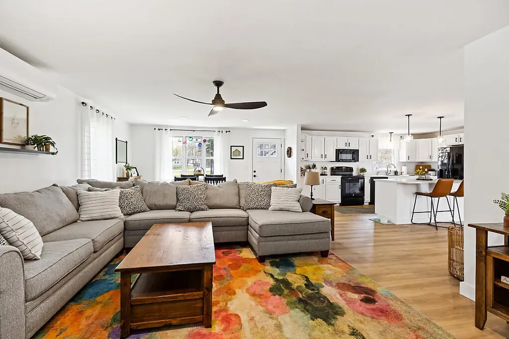 816 Riverside Drive Augusta ME 04330