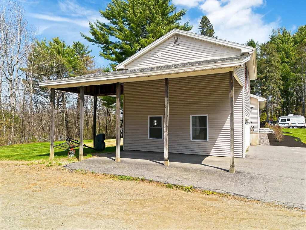 816 Riverside Drive Augusta ME 04330