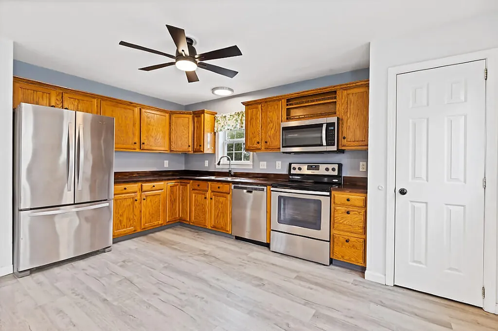 5 Nishell Drive Paris ME 04281