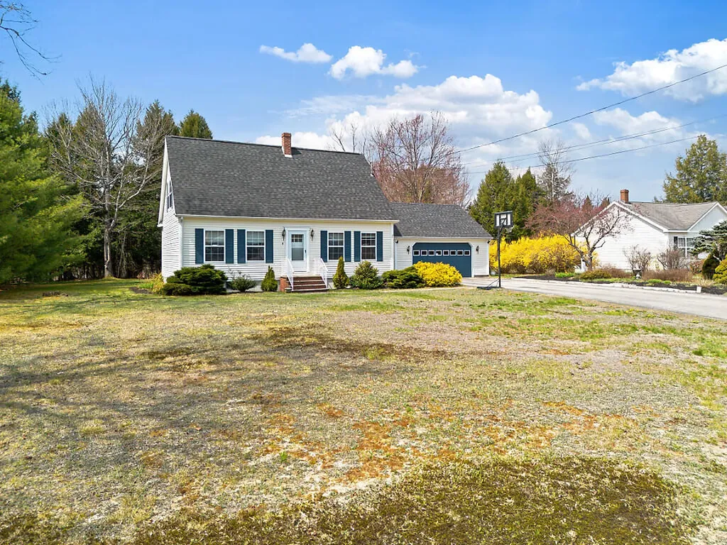 5 Nishell Drive Paris ME 04281