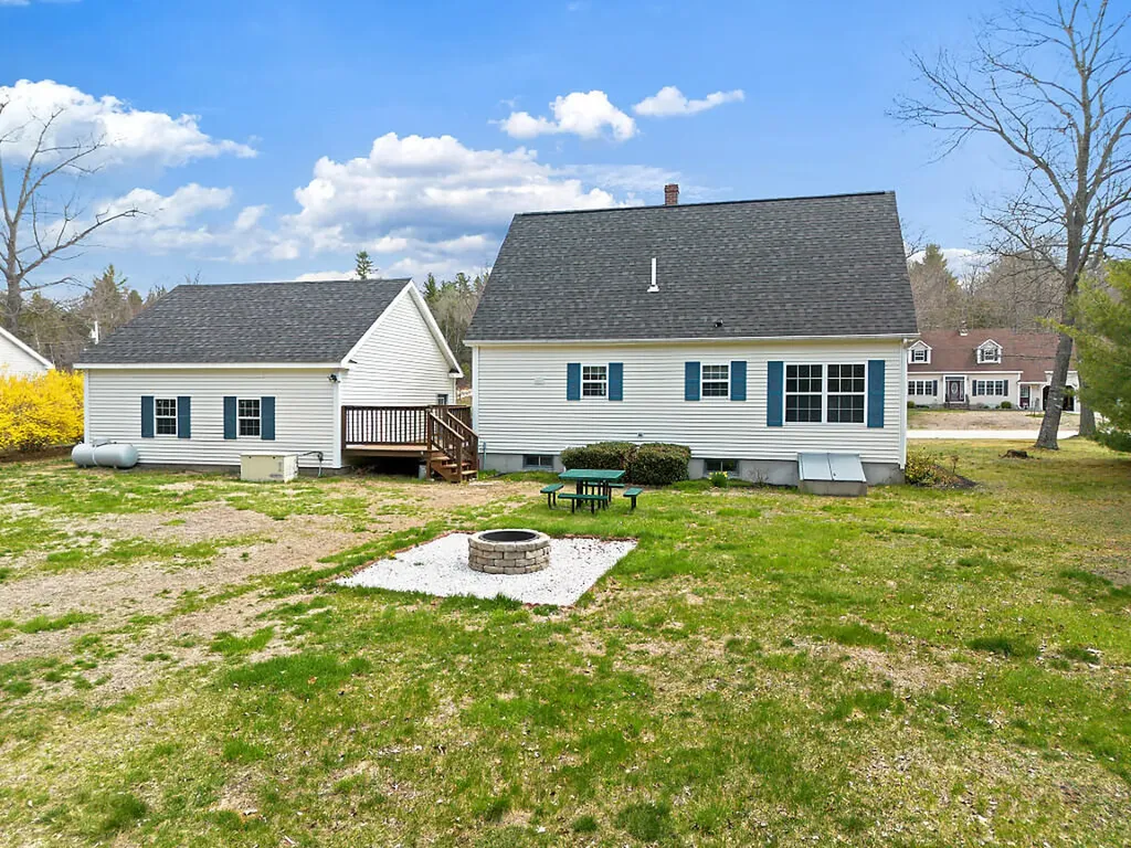 5 Nishell Drive Paris ME 04281