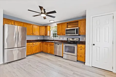 5 Nishell Drive Paris ME 04281