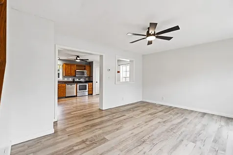 5 Nishell Drive Paris ME 04281