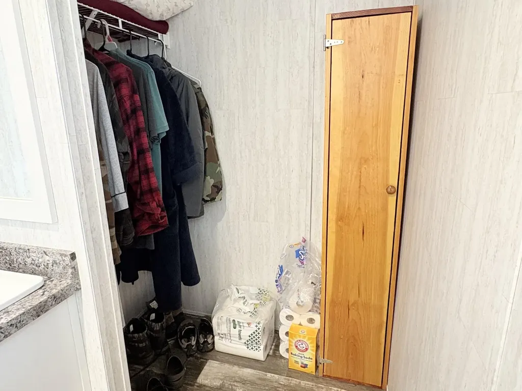 16 R.w. Macleod Lane Belfast ME 04915