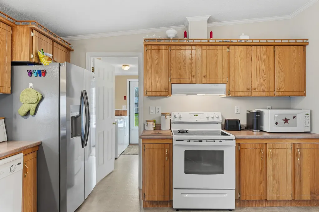 4 Arundel Avenue Lisbon ME 04250