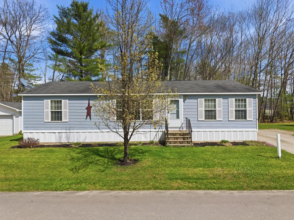 4 Arundel Avenue Lisbon ME 04250